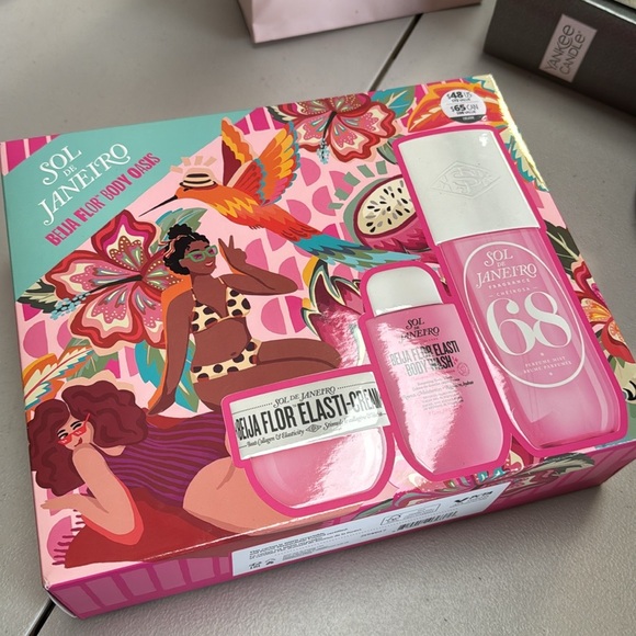 Sol de Janeiro Beija Flor Gift Set - Picture 5 of 8